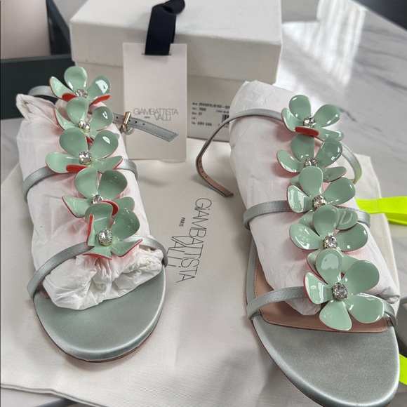 Giambattista  Valli (Brand New) Bouquet Embellished Silk T-Strap Sandals, 37 (7) - Picture 7 of 8